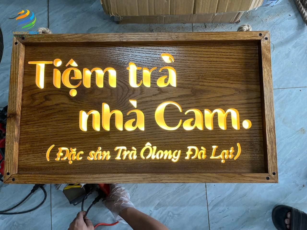 Chuyên mua bán làm bảng hiệu gỗ gắn đèn led tại Tphcm, Đồng Nai, Tây Ninh
